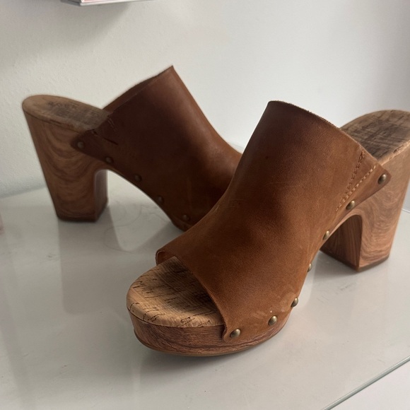 Kork-Ease Brown Leather Clogs - Picture 1 of 5